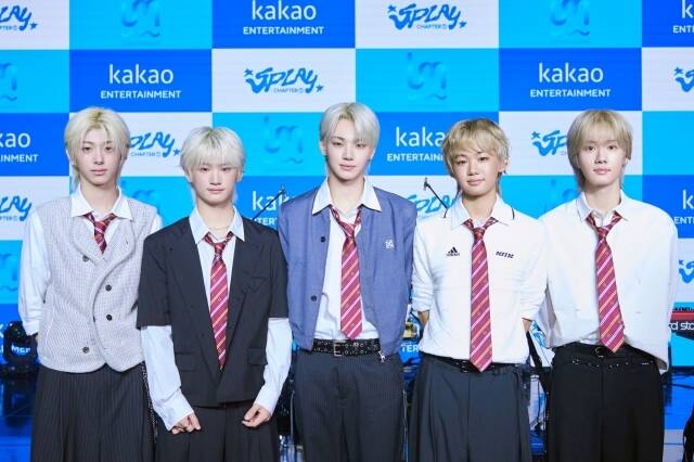 밴드 에스플릿의 에이든 경욱 윤찬 은찬 은빈(왼쪽부터)이 13일 오후 서울 강남구 일지아트홀에서 열린 데뷔싱글 'SPLAY : CHAPTER 01' 발매 기념 미디어 쇼케이스에 참석해 포즈를 취하고 있다./LM엔터테인먼트, 카카오엔터테인먼트