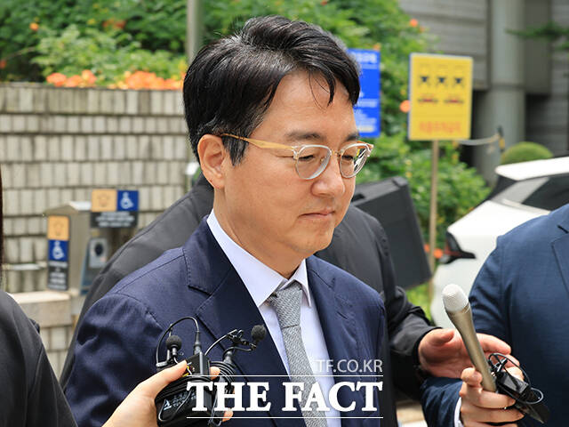 심우정 전 검찰총장과 전무곤 전 대검찰청 기획조정부장 주도로 검찰이 12·3 비상계엄에 가담했다는 의혹을 수사 중이 권창영 특별검사팀(종합특검)이 대검과 서울고검 등에 대한 추가 강제 수사에 나섰다. /사진공동취재단
