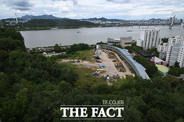 정부는 이날 서울 강서구 염창공원 부지와 남양주 도심, 경기 광주 등을 신규 공공택지지구로 지정해 수도권에 2만7000가구의 주택을 공급할 예정이다.