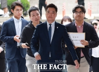  '김수현 명예훼손' 가세연 김세의 첫 공판…구속기소 52일 만에