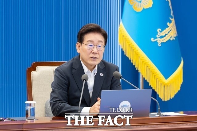 이재명 대통령은 13일 청와대에서 주재한 수석보좌관회의에서 