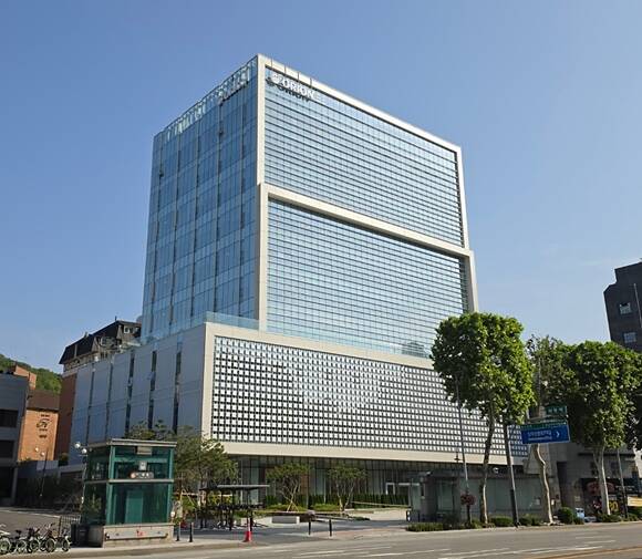 오리온은 올해 상반기 영업이익이 2980억원으로, 전년 대비 17.9% 증가했다. 사진은 서울 강남구 도곡동 오리온 신사옥 전경. /오리온