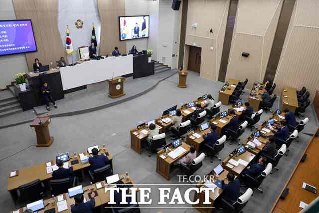 당진시의회가 14일 제3차 본회의를 끝으로 제129회 임시회를 마무리했다. /당진시의회