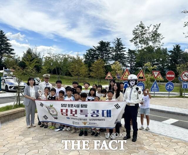 담양군 지역아동센터 아동들이 '담보특공대' 프로그램에 참여하고 있다. /담양군