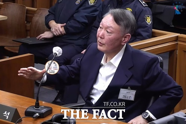 윤석열 전 대통령이 비상계엄 선포의 명분을 만들 목적으로 평양에 무인기를 보낸 혐의로 1심에서 징역 30년을 선고받자 곧장 항소했다. /서울중앙지법