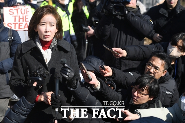 고위공직자범죄수사처(공수처)의 윤석열 전 대통령 체포영장 집행을 막은 혐의를 받는 국민의힘 국회의원들이 재판에 넘겨졌다. /더팩트 DB