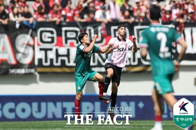 김기동 감독의 선두 FC 서울과 황선홍 감독의 대전이 15일 오후 7시30분 서울월드컵경기장에서 ‘하나은행 K리그1 2026’ 23라운드에서 맞대결을 펼친다./K리그