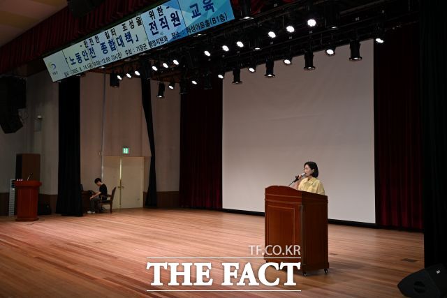 14일 기장군청에서 열린 중대재해 예방교육에서 우성빈 기장군수가 인사말을 하고 있다. /기장군청
