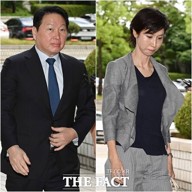 최태원 SK그룹 회장이 재산분할 소송 관련 재상고장을 냈다. 사진은 최 회장과 노소영 아트센터 나비 관장이 지난 6월 서울 서초구 서울고등법원에서 열린 재산분할 파기환송심 2차 변론기일에 출석한 모습. / 더팩트 DB