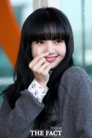  팬들에게 사과한 리사…블랙핑크 10주년 잡음에 