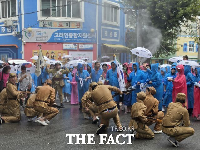 전남광주시 광산구 월곡동 고려인마을이 15일, 광복 81주년을 맞아 106년 전 봉오동전투를 재현하는 시민 참여형 행사를 열었다. /고려인마을