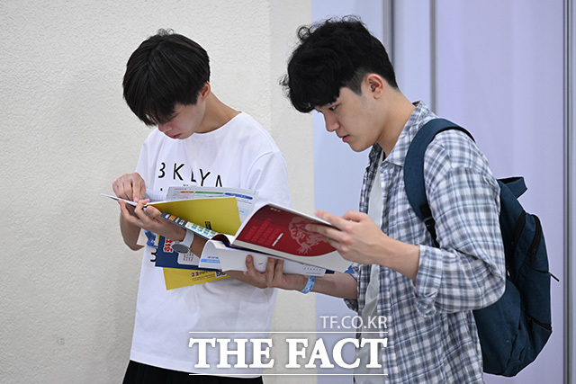 17일 종로학원에 따르면 2027학년도 전국 22개 과학고는 총 1858명을 선발할 예정이다. 이는 1983년 과학고 개교 이래 최대 규모로 전년 대비 13.2%(216명) 증가한 것이다. /송호영 기자