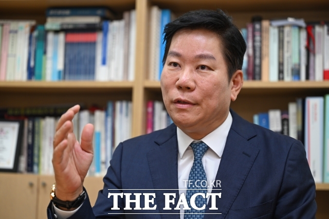 황석진 동국대학교 국제정보보호대학원 교수는 법인·기관투자자의 시장 참여 확대에 맞춰 국내 가상자산 거래소들이 커스터디와 기관중개, RWA 등으로 사업 영역을 넓혀 수수료 중심의 수익 구조에서 벗어날 필요가 있다고 강조했다. /남윤호 기자