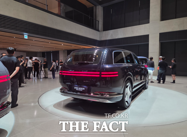 제네시스의 철학을 집대성한 풀사이즈 스포츠유틸리티차량(SUV) 'GV90'이 베일을 벗었다. 사진은 GV90 / 박성호 기자