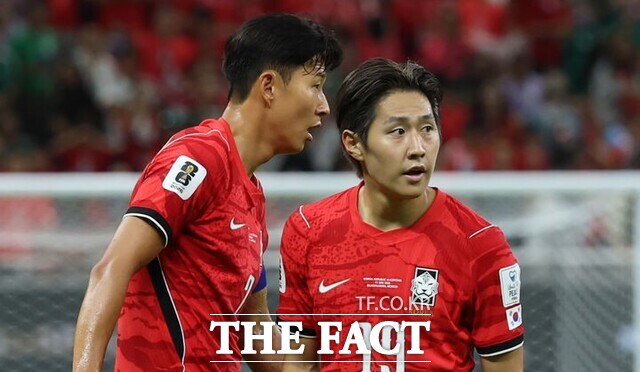 대한축구협회는 18일 오는 9월과 10월 국내에서 열리는 '하나은행 초청 축구국가대표팀 친선경기' 4경기를 수원과 서울, 울산, 용인에서 차례로 개최한다고 밝혔다. 이번 A매치는 홍명보 감독 사퇴 이후 임시감독 체제로 치르게 된다./멕시코시티=AP.뉴시스