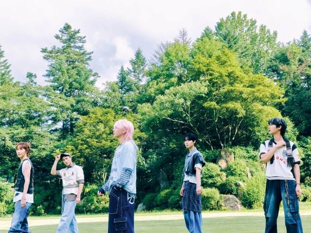 밴드 원위의 동명 하린 기욱 용훈 강현(왼쪽부터)가 19일 오후 6시 세 번째 정규앨범 '面 : Unknown Atlas'를 발표한다./RBW