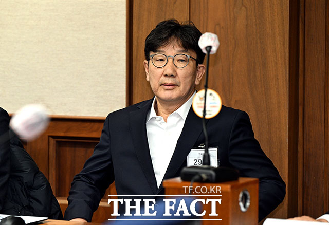 통일교 측으로부터 1억 원의 불법 정치자금을 받은 혐의로 징역 2년의 실형이 확정된 권성동 전 국민의힘 의원에 대한 변호사 등록 취소 절차가 시작됐다. /사진공동취재단