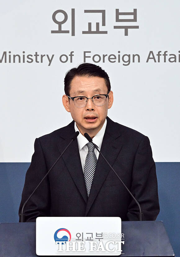 박두순 외교부 대변인이 18일 오후 서울 종로구 외교부에서 현안 관련 정례브리핑을 하고 있다. /임영무 기자