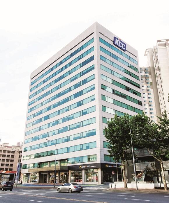 KCC가 오는 3분기 어떠한 실적을 기록할지 업계 관심이 높아지고 있다. /KCC
