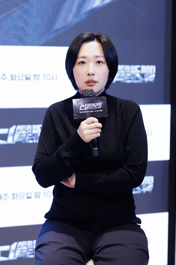 '스트릿 우먼 파이터1', '월드 오브 스트릿 우먼 파이터' 등의 연출을 담당했던 최정남 PD가 Mnet 새 서바이벌 프로그램 '스트릿 월드 파이터 : 디렉터스 워'로 돌아온다. /Mnet