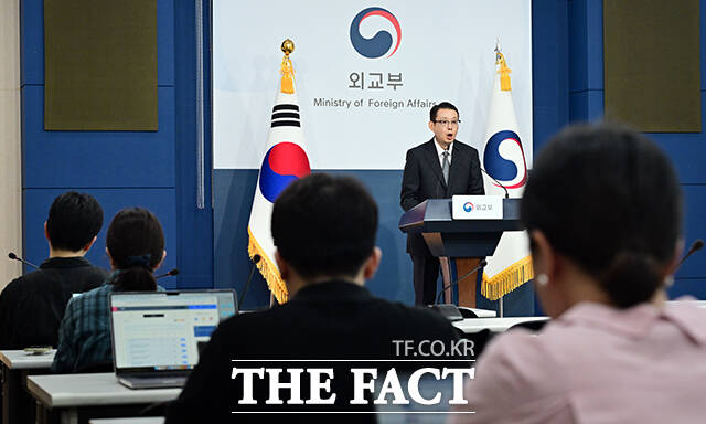 박두순 외교부 대변인이 18일 오후 서울 종로구 외교부에서 현안 관련 정례브리핑을 하고 있다. /임영무 기자