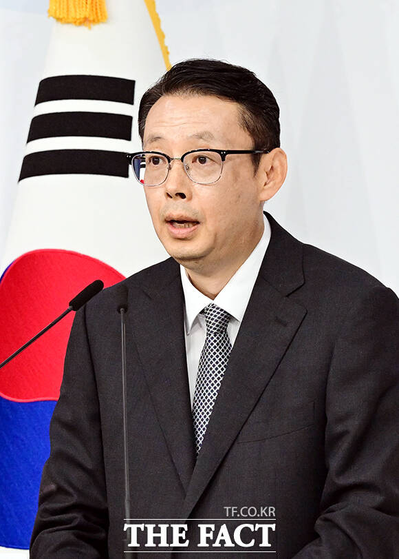 박두순 외교부 대변인이 18일 오후 서울 종로구 외교부에서 현안 관련 정례브리핑을 하고 있다. /임영무 기자