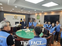  12·29 여객기 참사 유족, 무안군의회 항의 방문…
