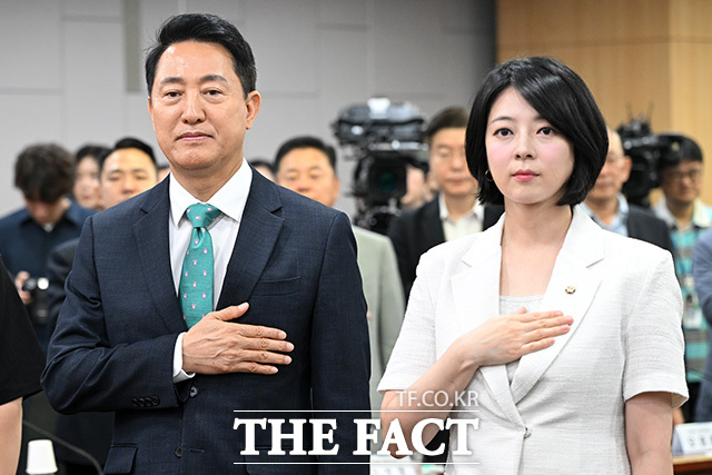 '막힌 공급·징벌적 과세, 8·13 부동산 대책 무엇이 문제인가' 토론회 참석한 오세훈 서울시장(앞 줄 가운데).