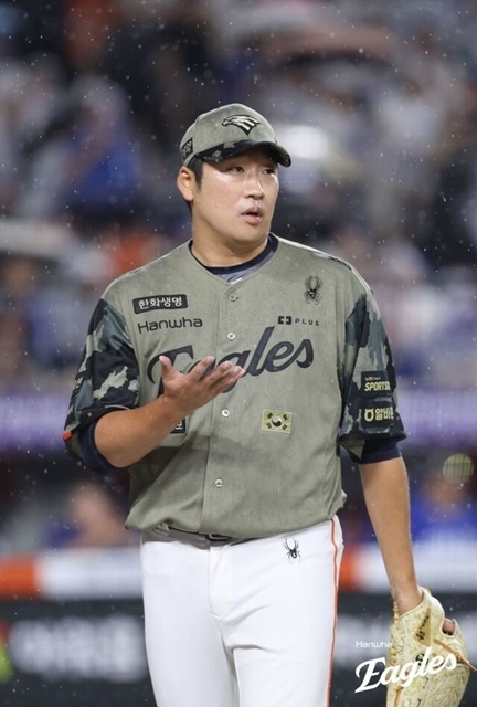 한화 이민우는 19일 KIA전서 김도영과 무모한 승부를 벌이다 3점 홈런을 얻어 맞았다. /한화 이글스