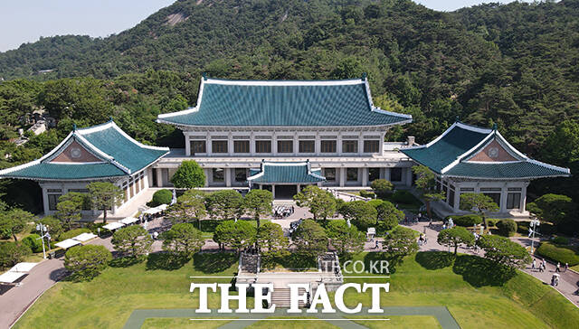 청와대는 20일 조희대 대법원장의 대법관 후보자 '서면 제청'을 두고