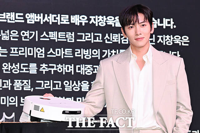글로벌 종합 가전 브랜드 드리미의 한국 앰버서더를 맡고 있는 배우 지창욱이 20일 오후 서울 서초구 가빛섬에서 열린 '드리미 인 서울' 행사에 참석해 포즈를 취하고 있다. /김성렬 기자