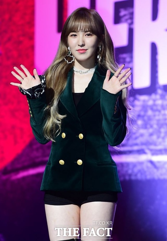 그룹 레드벨벳의 멤버 웬디가 외모와 신체를 향한 악성 게시글들에 칼을 빼들었다. /더팩트 DB