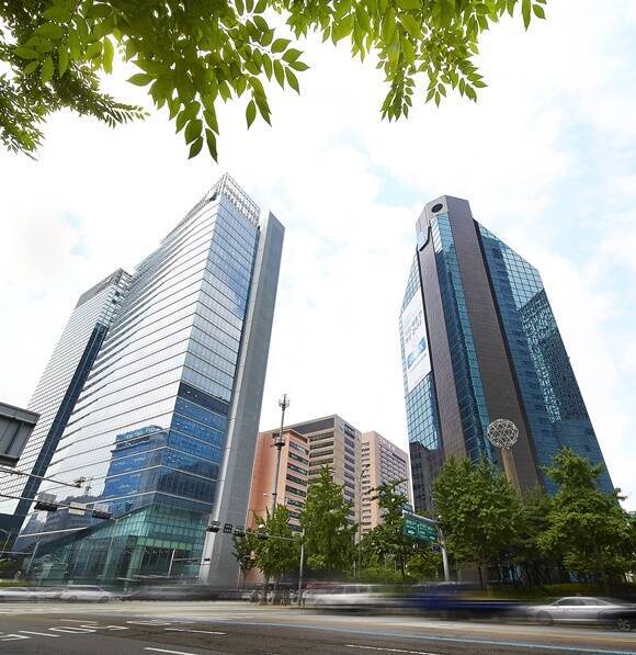 IBK기업은행이 20일 신용보증기금과 '유망 청년 창업 활성화를 위한 금융지원' 업무협약을 체결했다. /IBK기업은행