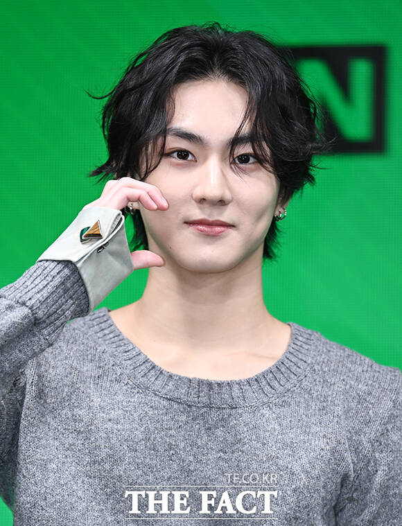 그룹 엔하이픈(ENHYPEN) 정원이 20일 오전 서울 용산구 몬드리안 서울 이태원에서 열린 미니 8집 'THE SIN : BLISS' 발매 기념 기자간담회에 참석해 포즈를 취하고 있다. /박헌우 기자