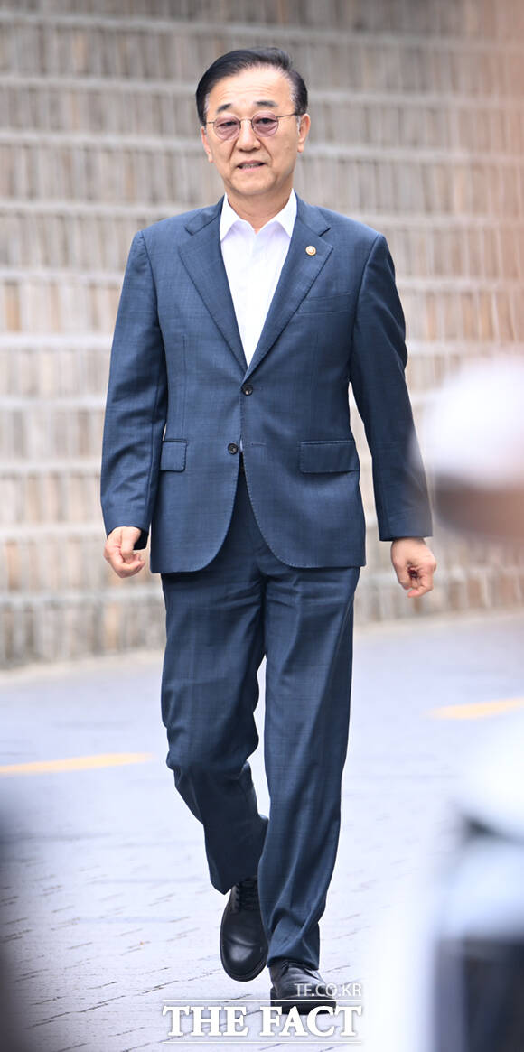 김윤덕 국토교통부 장관(왼쪽)과 오세훈 서울시장이 20일 오전 서울 중구 달개비에서 주택공급 관련 회동을 하고 있다. /이새롬 기자