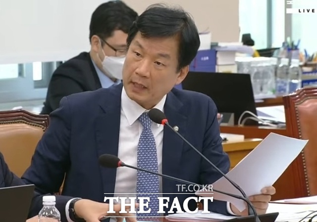 박균택 민주당 의원이 국회에서 질의를 하고 있다. /박균택 의원실
