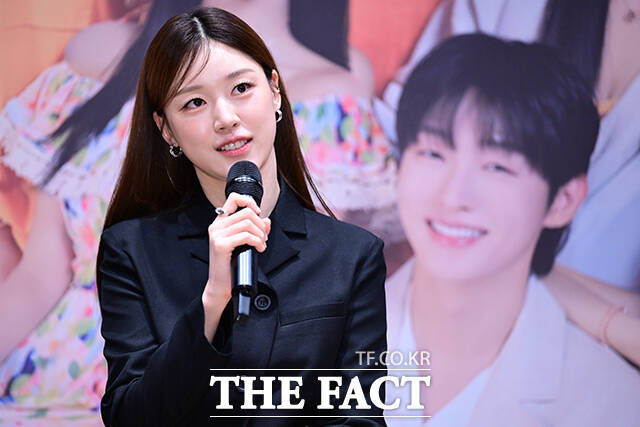 페이크 드라마 출연한 최서은.
