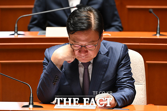 의원총회에서 모두발언 하는 정점식 원내대표.