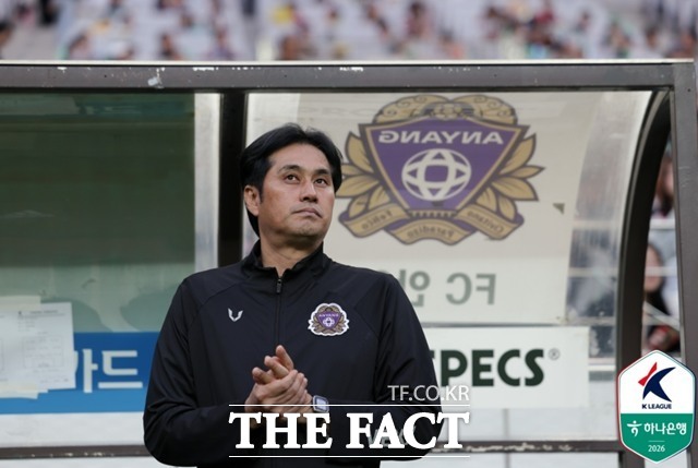 팀 순위와 상관없이 FC서울에는 절대 질 수 없다는 결의를 보이는 FC안양의 유병훈 감독./K리그