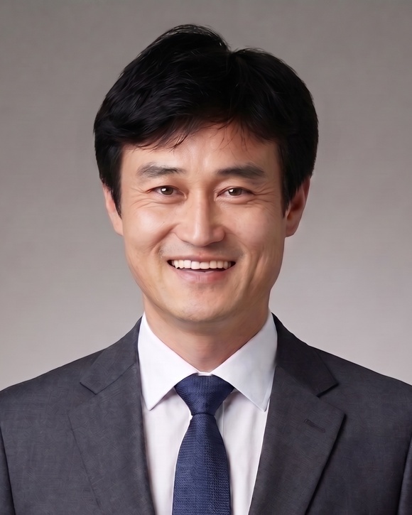 뇌출혈로 교장직에서 물러난 뒤에도 학생들을 가르치기 위해 다시 교단에 섰던 50대 초등학교 교사가 뇌사 장기기증으로 5명에게 새 삶을 선물하고 떠났다. /한국장기조직기증원