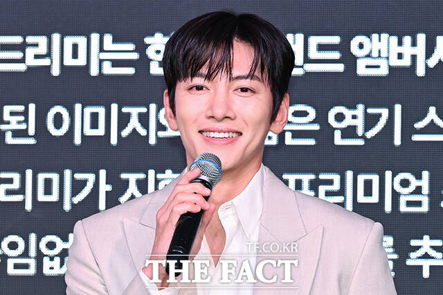 글로벌 종합 가전 브랜드 드리미의 한국 앰버서더를 맡고 있는 배우 지창욱이 20일 오후 서울 서초구 가빛섬에서 열린 '드리미 인 서울' 행사에 참석해 포즈를 취하고 있다. /김성렬 기자