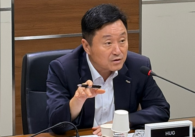 HUG가 10월 말부터 이사하기 전에 보증 가입이 가능한지 미리 확인해 주는 '전세보증 사전심사 제도'를 포함한 '전세반환보증'을 운영한다. /HUG