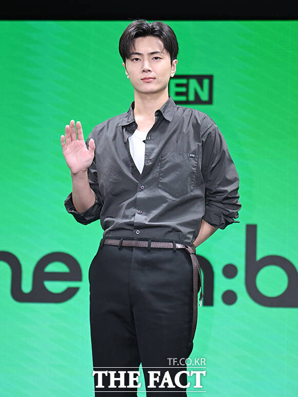 그룹 엔하이픈(ENHYPEN) 제이가 20일 오전 서울 용산구 몬드리안 서울 이태원에서 열린 미니 8집 'THE SIN : BLISS' 발매 기념 기자간담회에 참석해 포즈를 취하고 있다. /박헌우 기자