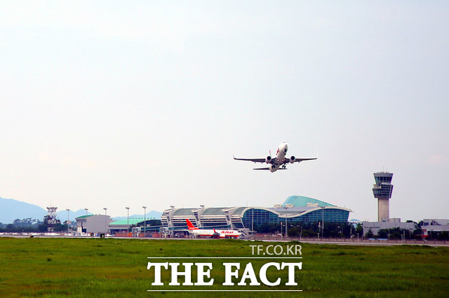 광주군공항 이전후보지 주변에 위치한 무안국제공항 /뉴시스