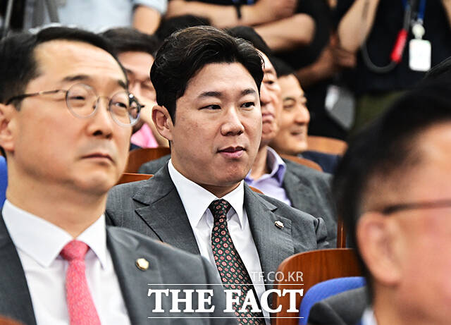 윤리위의 현역 의원 4명 중징계까지 맞물리면서 장 대표의 개혁 드라이브 전반에 대한 당내 피로감이 더욱 커질 수 있다는 분석도 나온다. 사진은 진종오 의원./배정한 기자