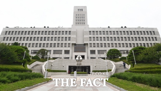 일반 경력법관 임용 예정자 146명 중 검사 출신이 32명에 이르는 것으로 나타났다./더팩트 DB