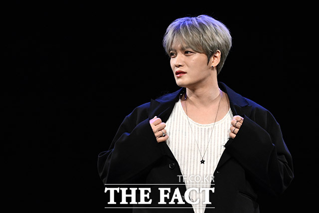 가수 김재중이 21일 방송되는 KBS2 '뮤직뱅크'에 출연해 신곡 'Tonight' 무대를 선보인다. 김재중이 '뮤직뱅크'에 출연하는 것은 2008년 이후 18년 만이다./더팩트DB
