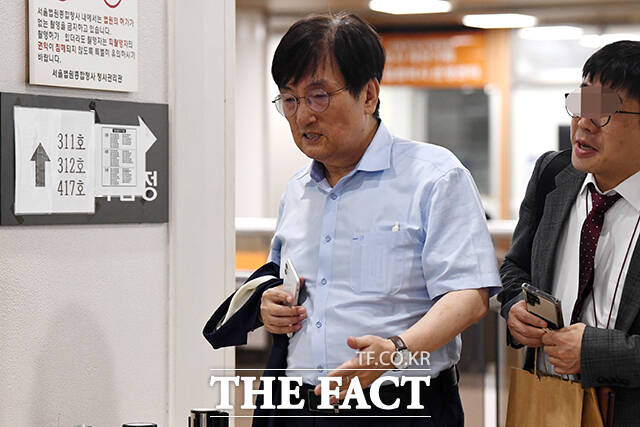 검찰이 노영민 전 청와대 비서실장과 김현미 전 국토교통부 장관의 업무방해 혐의 1심 무죄 판결에 항소를 포기했다. /서예원 기자