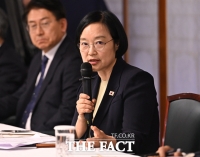 주택공급 관련 서울구청장 간담회 주재하는 한성숙 총리 [포토]