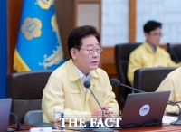  李 지지율 여전히 '바닥'…연이은 부동산 대책에도 싸늘한 민심